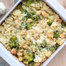 Schotel met bloemkool, broccoli en kip