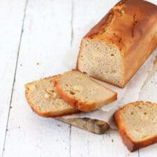 Cake met kaneel en appel