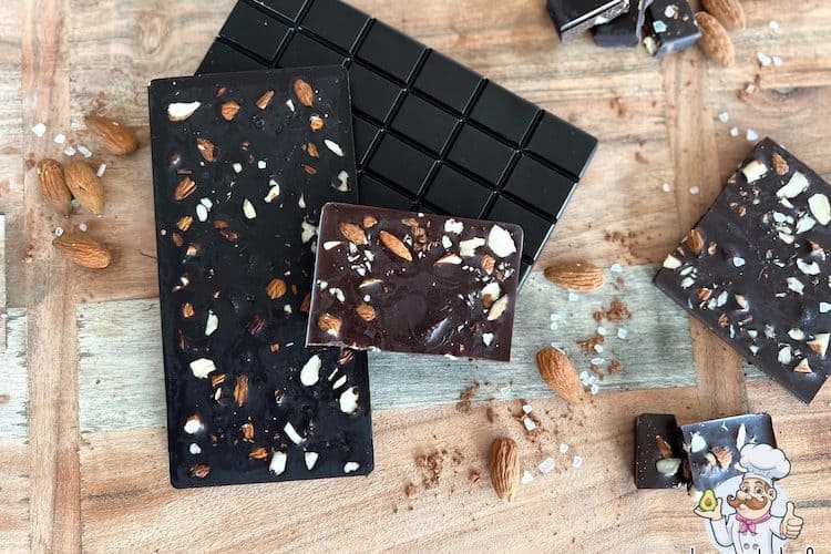 Keto chocolade met amandelen en zeezout (puur)