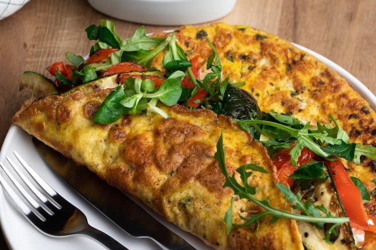 Eiwrap met gegrilde groente en cottage cheese