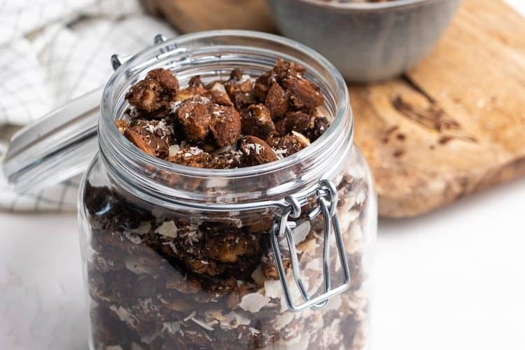 Keto pumpkin spice granola