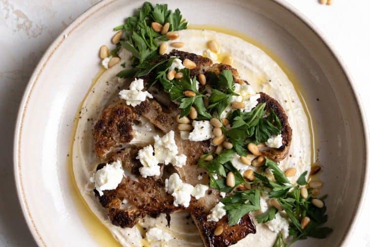 Koolhydraatarme bloemkoolsteak met ricottadip