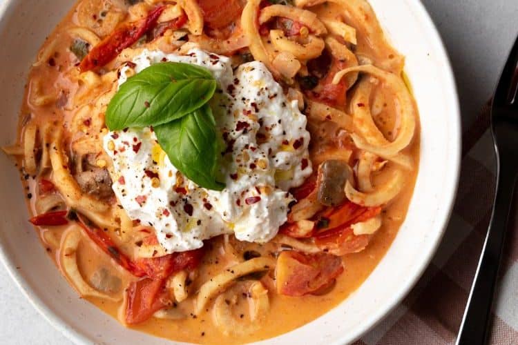 Pastinaakpasta met burrata