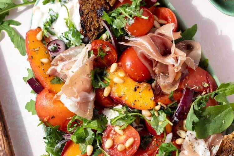 Burrata salade met gegrilde perzik