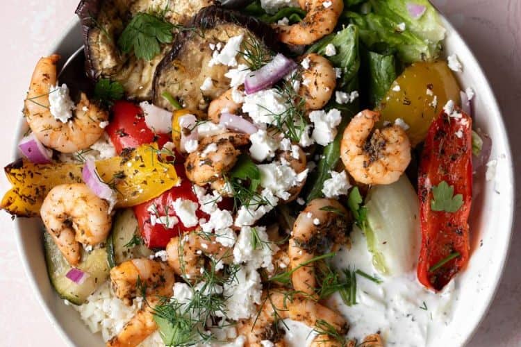 Griekse garnalen met gegrilde groenten en tzatziki