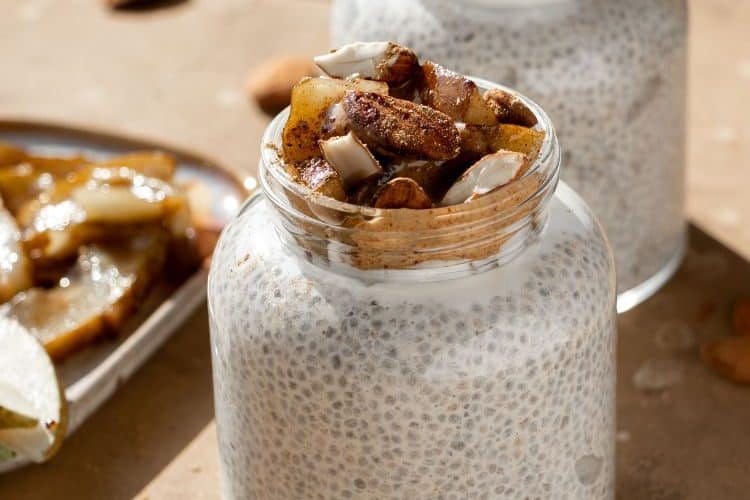 Chiapudding met gebakken peer