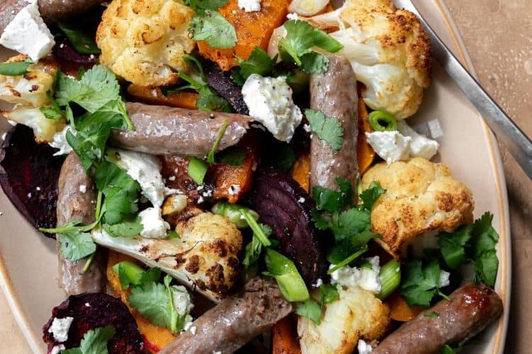 Winterse ovenschotel met worstjes