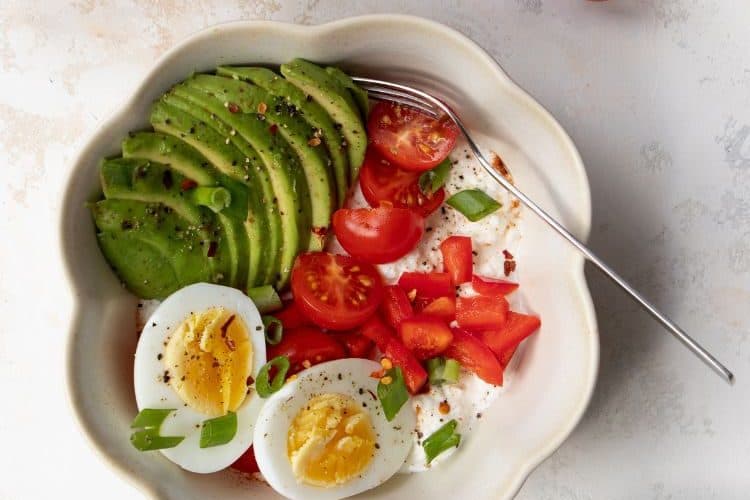 Cottage cheese ontbijtbowl (hartig)