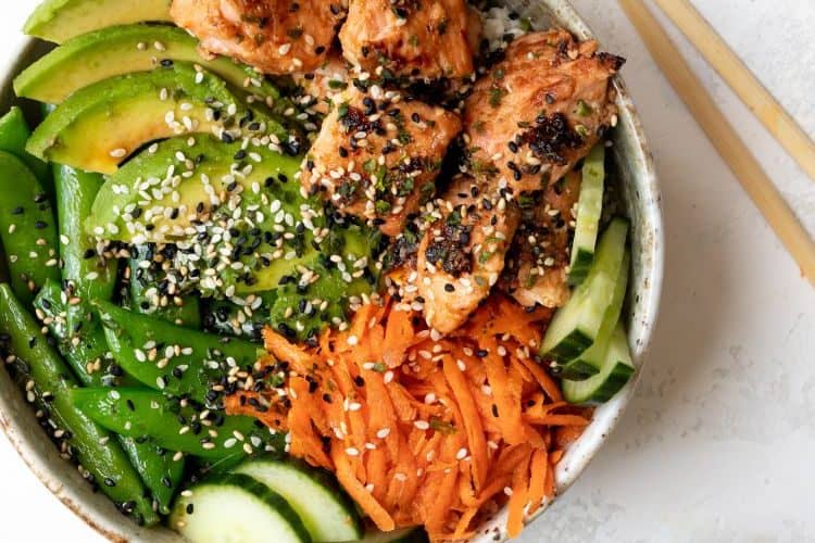 Gemarineerde zalm bites met groente