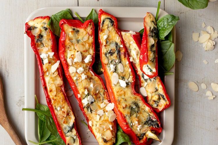 Gevulde puntpaprika met feta (binnen 30 min klaar)