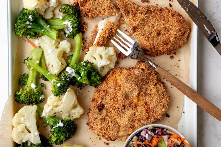 Kipschnitzel met amandelkorst