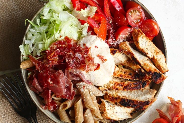Cajun kip pasta bowl