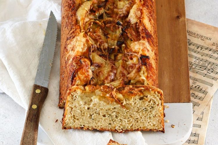 Koolhydraatarm kaas-uienbrood 2.0
