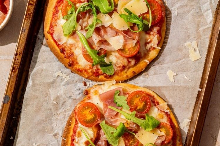 Koolhydraatarme mini pizza prosciutto