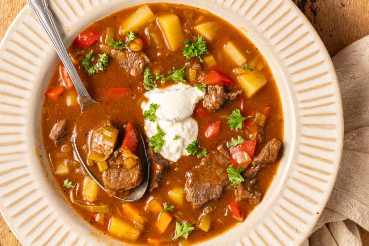 Goulash soep met knolselderij