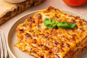 Lasagne bolognese op een bord