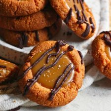 Koolhydraatarme twixkoekjes met pure chocolade.