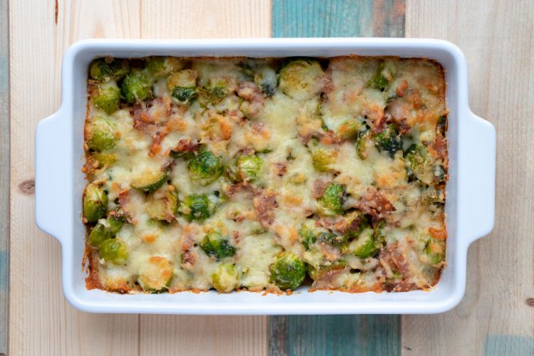 Ovenschotel met spruitjes en bacon.