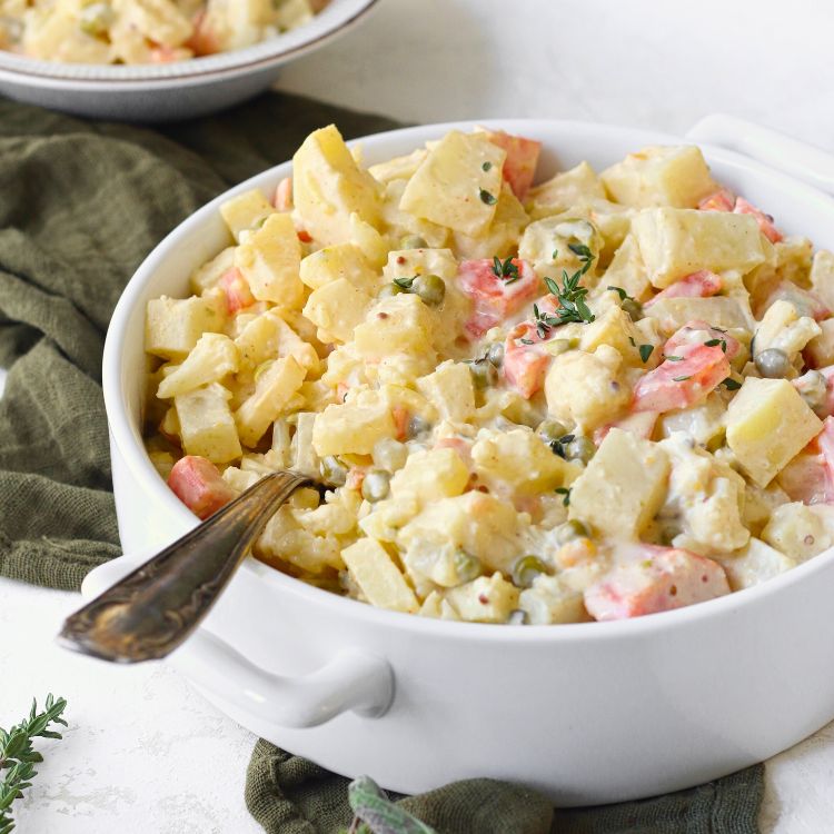 Aardappelsalade met knolgroente