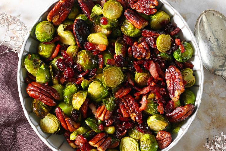 Spruitjes met spekjes en pecannoten.