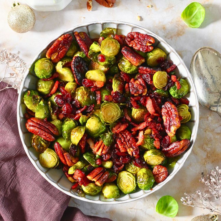 Spruitjes met pecannoten en spekjes