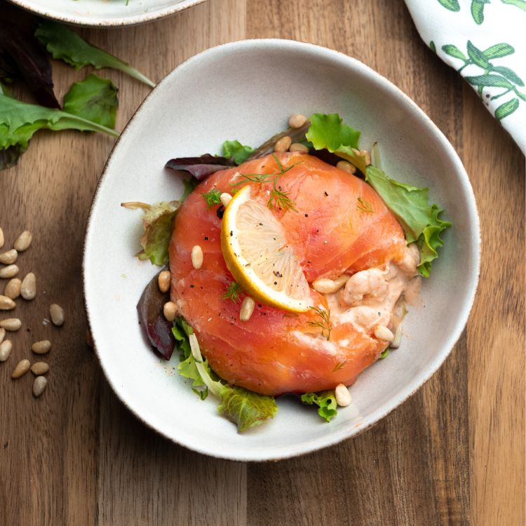 Zalmbonbon gevuld met garnalen.