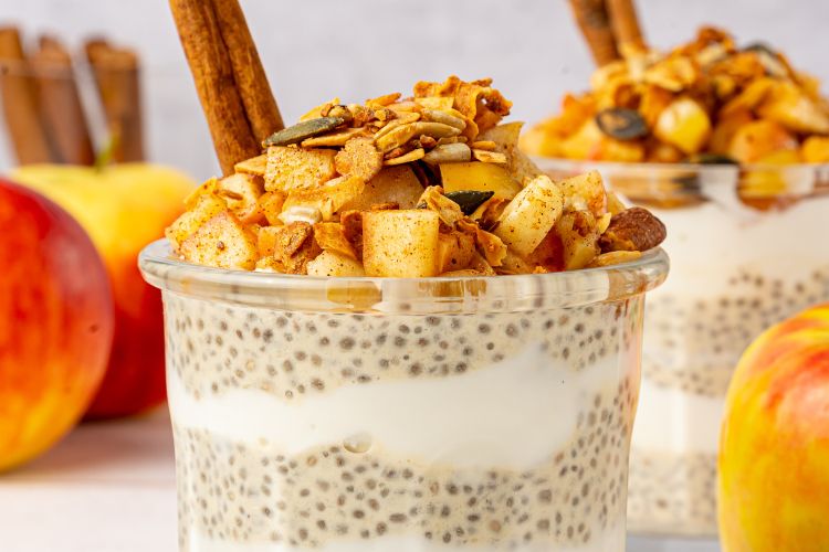 Chiapudding met gebakken appel.