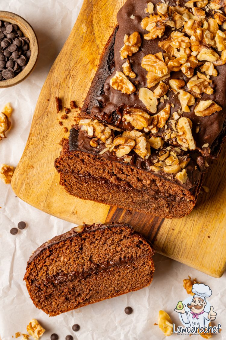 Koolhydraatarme kruidcake met chocoladetopping