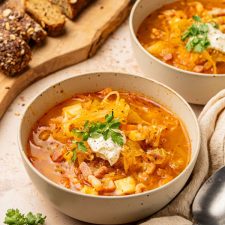 Koolhydraatarme zuurkoolsoep met spekjes