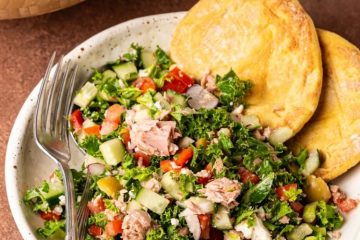 Boerenkoolsalade met tonijn en feta