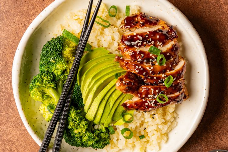 Kip teriyaki met bloemkoolrijst