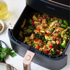 Kip en groenten uit de airfryer.