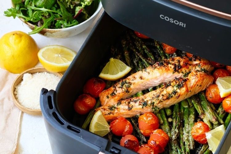 Zalm uit de airfryer met groene asperges