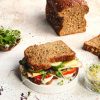 Koolhydraatarme sandwich met kipfilet en kaas