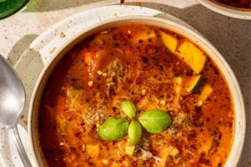 Italiaanse tomatensoep met worstjes