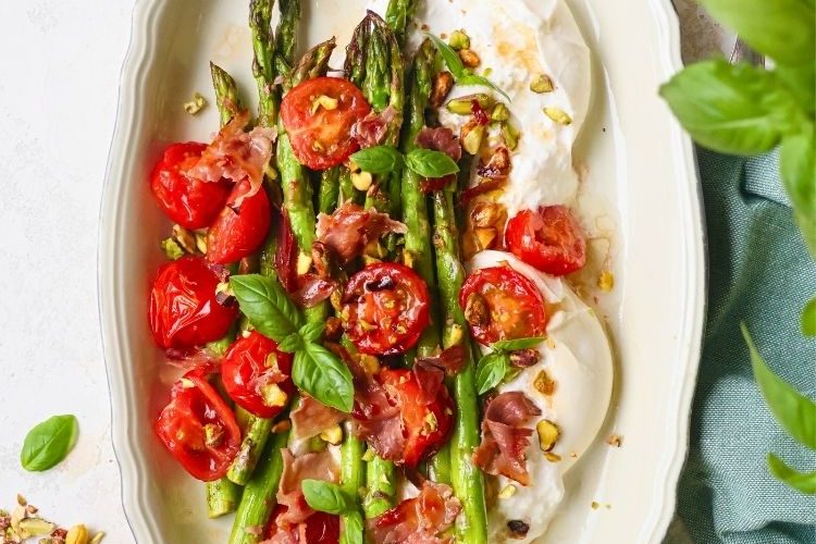 Groene asperges met burrata