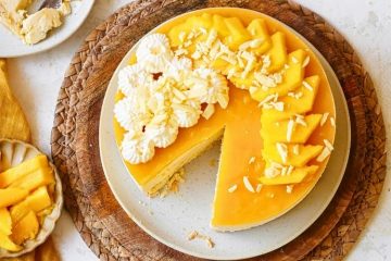 Mango kwarktaart met witte chocolade schaafsel.