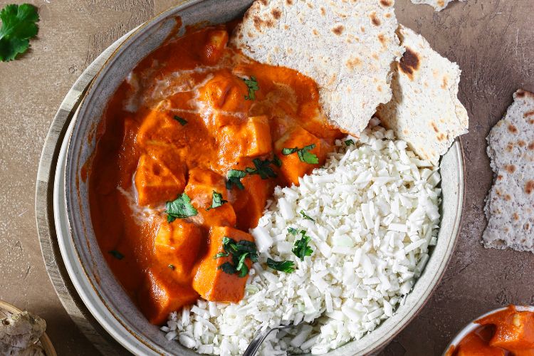Butter halloumi met bloemkoolrijst