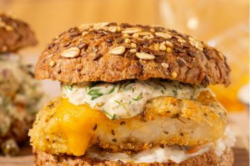 Koolhydraatarme visburger met tartaarsaus