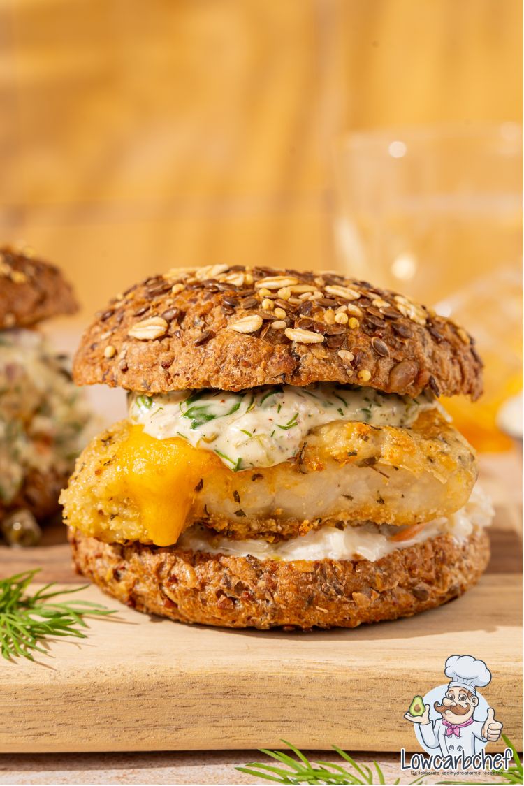 Koolhydraatarme visburger met tartaarsaus